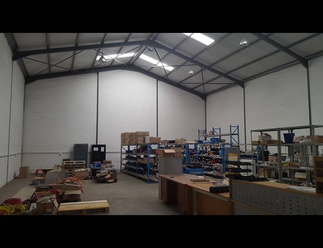 370M² FACTORY TO LET IN SAXON INDUSTRIAL